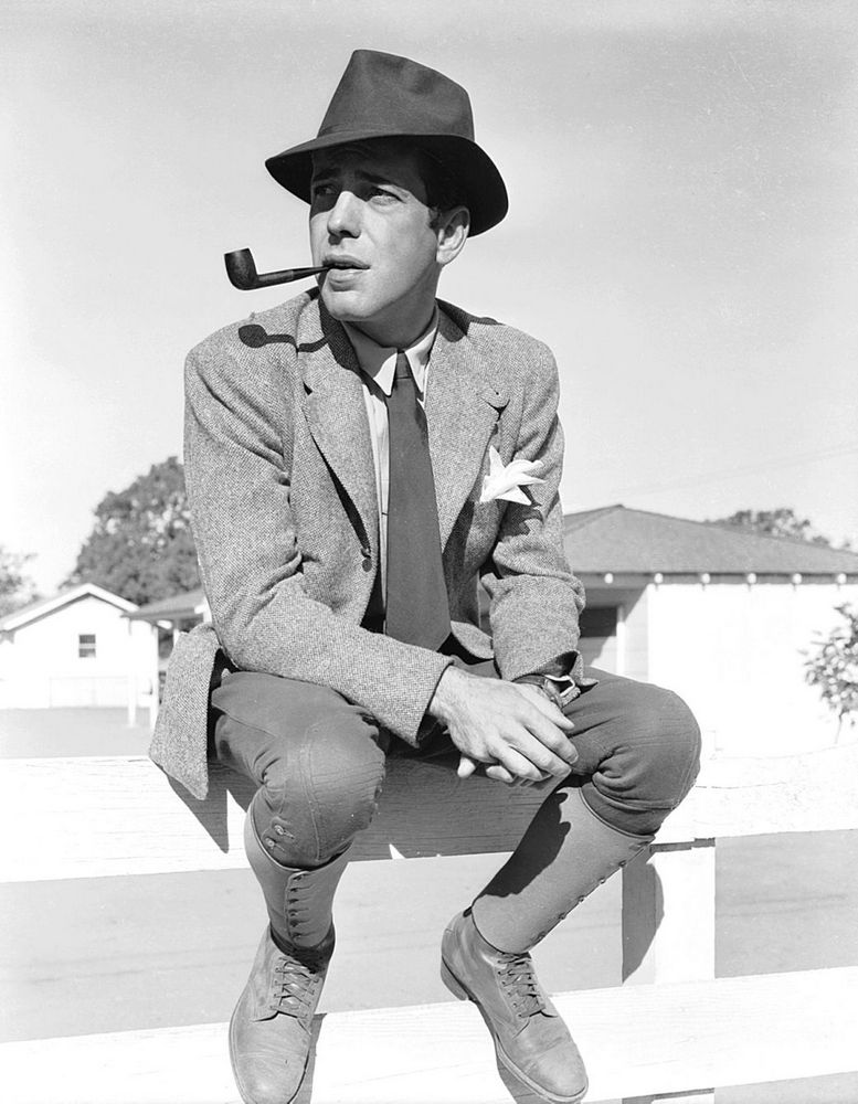 Хамфри Богарт с трубкой